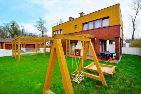 Perfect location, close to the beach, but still in a quiet area. Approximately 300 m to the center of the resort. Sarbinowo is today one of the leading resorts on the Polish Baltic coast. A two-story terraced house, on a fenced, private plot (approx....