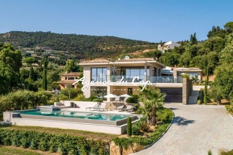 NEW AGENCE DU CAP - GRIMAUD! Come and discover this magnificent contemporary villa located in a popular area, completely new and offering high-end services. With a living area of approximately 290 sqm, this property extends over a magnificent wooded ...