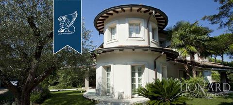 Wonderful villa of 480 square meters for sale in Forte dei Marmi, the pearl of Versilia. The beautiful and white building is surrounded by a beautiful, lush park of 1450 square meters where you can find a beautiful pool and a relaxation area. The gro...