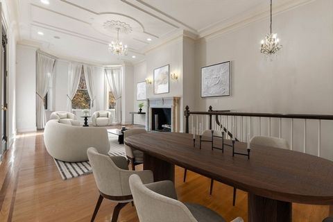 FIRST BLOCK OF MARLBOROUGH. 2 BEDROOMS +DEN ,Sunny side, adjacent to the Public Garden, this exquisite duplex offers an abundance of natural light and a spacious, open layout. The grand massive living room features 12-foot ceilings, tall bay-windows ...