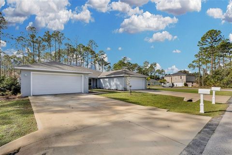 Fantastic Investment Opportunity in Palm Coast! Welcome to this charming duplex in the heart of Palm Coast, offering a fantastic investment opportunity! With each unit having 4 bedrooms and 2 baths, this well-maintained property boasts modern feature...