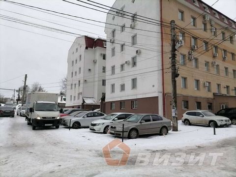 г. Самара, Октябрьский р-н, ул. Академика Павлова, д. 35. Ближайшее пересечение с ул. Потапова. Общая площадь: 32,4 кв.м. Этаж/этажность: 1/5 Офис на 1 этаже офисного центра. Шаговая доступность до остановок общественного транспорта. Удобная транспор...