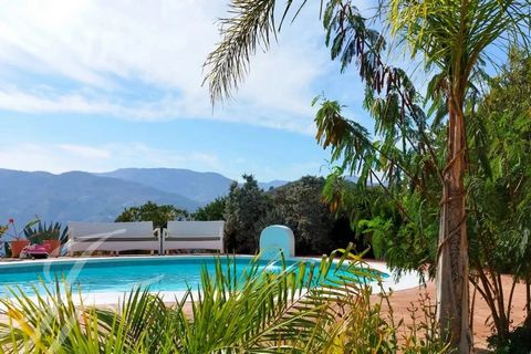 John Taylor offers you a wonderful villa for sale located in the Sierra de las Alpujarras, between Sierra Nevada and Granada. The property is ideal for both tourist and personal use. The property covers the entire flank of a private mountain that has...