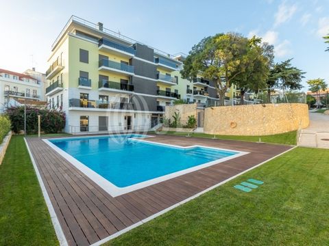 2-bedroom apartment with 94 sqm of gross private area, balcony and two garage spaces, located in the Belém Gardens condominium, with swimming pool, gym, storage, concierge and children's playground, in Belém, Lisbon. The apartment consists of a spaci...