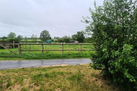 Kom midden in de weilanden de gîte van Ormeaux ontdekken waar u kunt rusten, werken en ontdekken. Gelegen in Berry, tussen Châtre en Lignières, dichtbij het autocircuit, de ezel- en paardenpaal met renbaan, de plaatsen waar George Sand woonde, waterm...