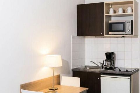 Situado junto a los distritos de negocios y a 20 minutos del centro de París, el Aparthotel Adagio access Paris Clamart*** cuenta con 145 apartamentos completamente amueblados y muy funcionales con cocinas totalmente equipadas. Le brindamos acceso a ...