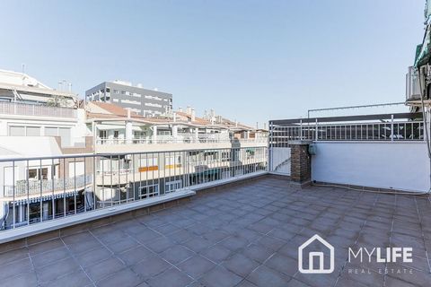 Fantastic penthouse for sale in l'Esquerra de l'Eixample MYLIFE Real Estate presents this fantastic property for sale located in one of the best areas of the city, l'Esquerra de l'Eixample. Property description The property is located on the seventh ...