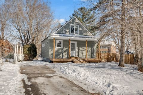 Are you dreaming of the ideal starter home that checks all the boxes? Look no further! This beautifully renovated 2-bedroom 1-bathroom gem is ready to welcome its new owners. Nestled in a prime location with a spacious lot, this property combines mod...