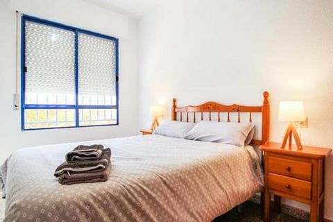 Bienvenue à l'Appartement Argentina à Guardamar ! Un joyau pour vos vacances ! Ce logement dispose de deux chambres et peut accueillir 4 personnes, parfait pour une escapade en famille ou entre amis. Vous allez adorer à quel point il est confortable ...