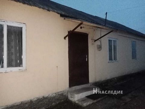 Номер в базе компании: 26057161. Продажа саманного дома Ростовская обл., г. Шахты, район - Гидропривод. Общая площадь 52 кв.м., кухня 12 кв.м., участок 6 соток, свет, вода, газ в доме. Спешите купить добротный уютный дом в тихом месте с развитой инфр...