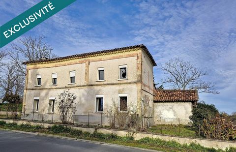 Située dans la commune d Eygurande et Gardedeuil, 1/4 d heure de Montpon Menestérol et ses services : Accès A 89, gare, commerces, écoles etc, 3/4 d heure de Bordeaux. Découvrez cette spacieuse maison à rénover de 140 m2 habitable, implantée sur un t...