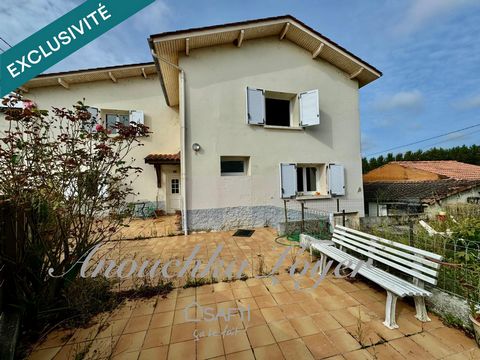 Just 35 minutes from Agen and 20 minutes from Casteljaloux, in a peaceful village with a school and park within walking distance, come and discover this house with a garage and land: Ground floor: Living room, fitted and equipped kitchen, dining room...