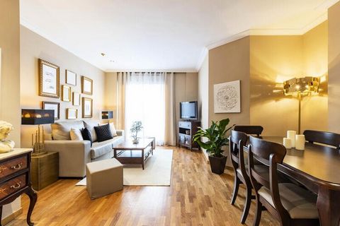 This modern apartment offers comfortable accommodations for up to 6 guests, with 1 en suite bedroom featuring a 150x200 bed and 2 double bedrooms with 90x200 beds. The property is not pet-friendly and is designed to provide a calm and relaxing atmosp...