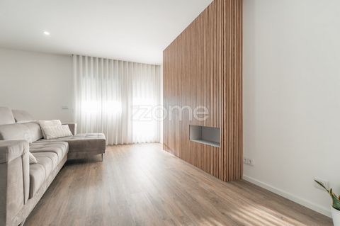 Identification du bien immobilier : ZMPT573487 L’appartement idéal de 3 chambres pour votre famille est ici. Cet incroyable appartement de 3 chambres entièrement restauré est la combinaison parfaite de design moderne et de fonctionnalité, conçu pour ...