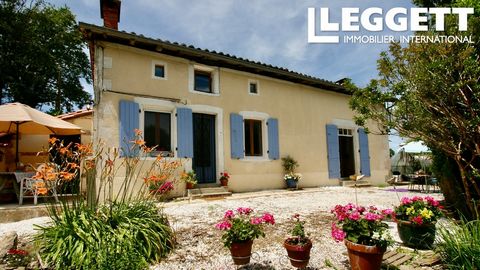 A31205NJH16 - Belle propriété comprenant maison 3 chambres de 120m² espace de vie, piscine creusée avec cabane d'été, jardin attenant et parcelles boisées non attenantes. La maison a été rénovée afin que les touches modernes se mélangent joliment aux...