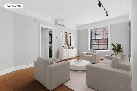 Welcome to 205 Hicks Street, Unit 3D, a charming pre-war Condop in the heart of picturesque Brooklyn Heights. This one-bed, one-bath home offers a delightful combination of classic elegance and modern convenience. The spacious living room is designed...