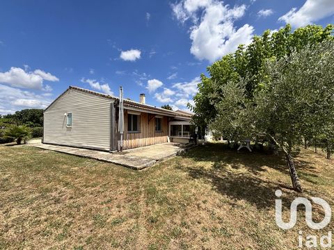 iad France - Mikael Carrilho vous propose: Nouveauté ! Bien rare en exclusivité sur TRESSES ! À seulement 100 mètres du centre de Tresses, dans un lotissement résidentiel, découvrez cette maison de plain-pied de 115 m². Elle comprend une entrée, une ...