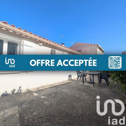 iad France - Clément Laur vous propose: Maison 2 faces de plain-pied située dans un quartier calme et résidentiel. Elle se compose d’un grand salon/séjour lumineux avec cuisine ouverte, offrant un espace de vie agréable et fonctionnel. Les deux chamb...
