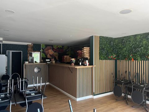 Local situé dans le centre-ville de Saint Nazaire