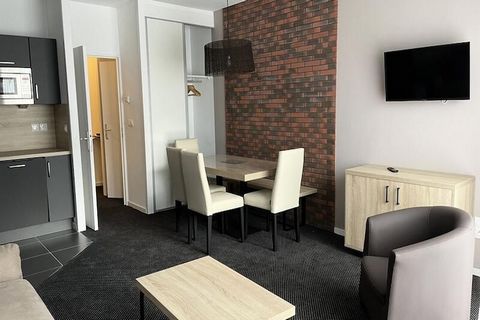 Niché au cœur des Pyrénées, ce charmant studio de la résidence Le Portillo offre un parfait équilibre entre confort et praticité pour votre escapade à la montagne. Située au 16 Route du Col d'Aubisque, la résidence se trouve à seulement 150 mètres de...