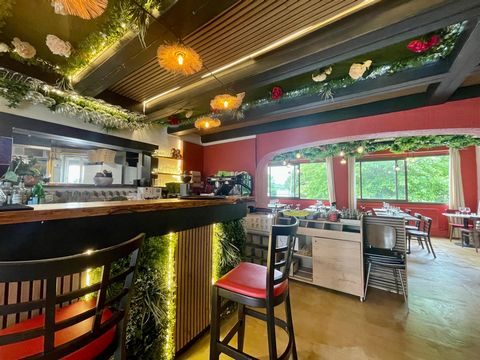 Murs commerciaux de 104 m² Loyer perçu 15 600,00 EUR / an