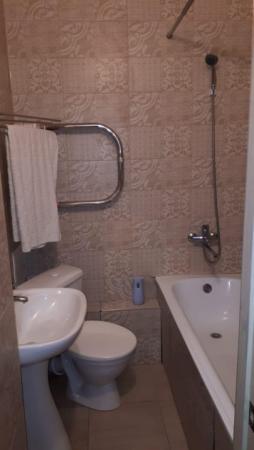 Сдается квартира, Веселый, Октябрьская улица, 112. Обращаться в WhatsApp: +79617741780 В наличии: холодильник, стиральная машина, микроволновка, телевизор, кондиционер, плита, утюг, посуда и всё необходимое для комфортного проживания. Условия аренды:...