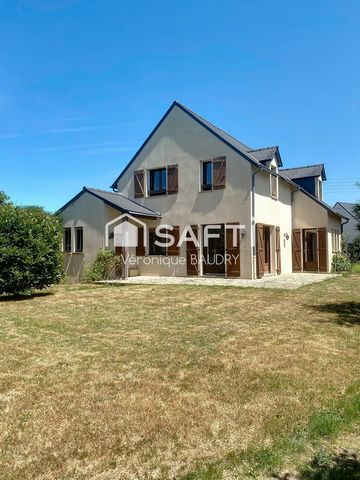 Maison 175 m² env. dans le centre de Châteaubourg