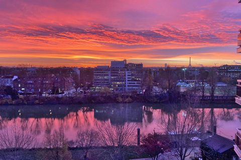 Vue SEINE, ÎLE DE LA JATTE et TOUR EIFFEL. Balcon, cave et parking.