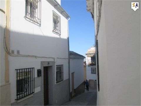 Found in the heart of Baena and on a pretty street, this nicely presented townhouse perfect for an investment. The ground floor to the property has a small living room and kitchen area. There are 2 bathrooms in the property, one of them is also part ...