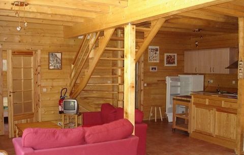 The 2 chalets are situated in Venosc, 250 m away from the resort, and linked to Les 2 Alpes by the cable car. The chalet is fully equipped : kitchen, bathrooms, washing machine, television, balcony, garden. You can enjoy the swimming pool, the sauna ...