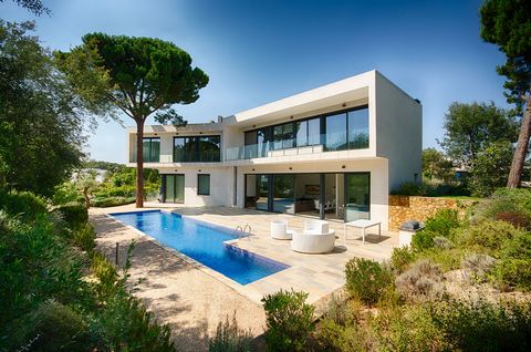 This impressive, contemporary villa is situated in the secure and much sought-after guarded residential village on the PGA golf course - PGA Catalunya close to Girona on the Costa Brava in Northern Spain. This highly prized and award-winning developm...