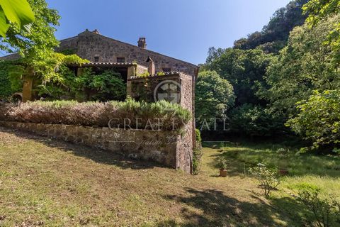 A farmhouse whose history is of ancient origins. In some documents, its presence is traced as early as the end of the 1200's, when the building functioned as a convent: in fact, a community of Cistercian monks from Marche once stood here, including F...