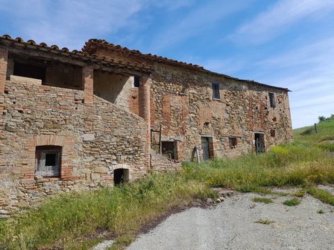 MARSCIANO (PG), Spina: Farm of approximately 72.7 hectares with farmhouse, shed, ex-stable warehouse, ex-drying shed and annex, comprising: - 48.8 hectares of arable land suitable for all types of cultivation, part flat part gentle hillside, of which...