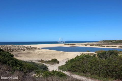 Farm 2 km from Melides Lagoon with feasibility of construction. The land, rustic, is located 150m from the road that connects to the Melides Lagoon and 2,000m from the coast. Due to the existing construction allows the implementation of a tourist equ...