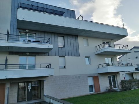 In a recint immute of 20210, Very nice apartment of 63 m2 having gde living room - open kitchen, 2 bedrooms, bathroom, toilet Terrace of 15 m2 Closed garage in the basement and praking in the basement Features: - Terrace - Lift