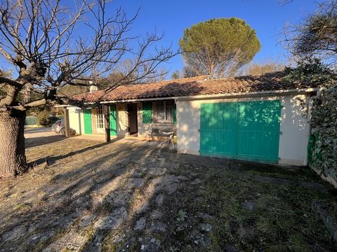On the heights of Lamalou-les-Bains, for sale together of two villas on about 1600 m2 of land. DESCRIPTION: - a T3 dwelling house of 73 m2 with a living / dining room, a kitchen, two bedrooms, a corridor, a bathroom, a toilet, a veranda and a garage....