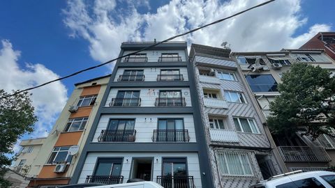 L'appartamento in vendita si trova a Besiktas. Besiktas è un quartiere situato nella parte europea di Istanbul. È uno dei quartieri più antichi e densamente popolati di Istanbul. L'area si trova tra il Corno d'Oro e il Bosforo, il che la rende un luo...