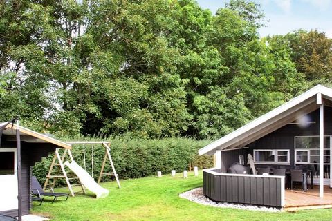 This well-maintained holiday cottage with whirlpool and sauna is located at the end of a quiet street in a quiet cottage area. Pamper yourself with a trip to the big 3-person sauna, or get a relaxing massage in the whirlpool. PlayStation in one of th...