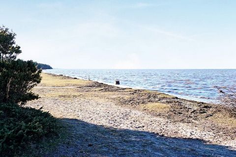 Cottage at Haga Park on Öland where you are close to the sea and a fantastic view of the beautiful plains. Here you can spend beautiful summer days down on the popular shallow sandy beach Haga Park. The house's landlord rents out 3 houses next to eac...