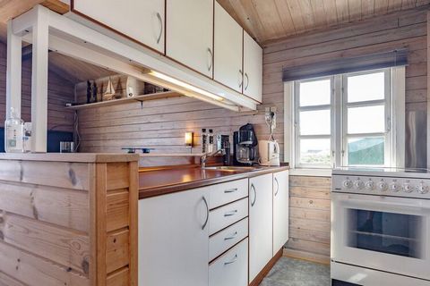 Gemütliches Ferienhäuschen in der Nähe des Ferienortes Løkken mit einem der beliebtesten Sandstrände Dänemarks. Der offene Küchen-/Wohnbereich ist ideal für das Familienleben. Im Haus gibt es zwei Schlafzimmer mit Schlafplätzen in einem Doppelbett so...