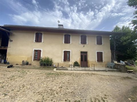 Summary A traditional stone and brick farm ideal for horses or small livestock, ready to move into immediately, in good condition. This farm would benefit from upgrading (electricity, septic tank) as well as renovation of sanitary facilities, kitchen...