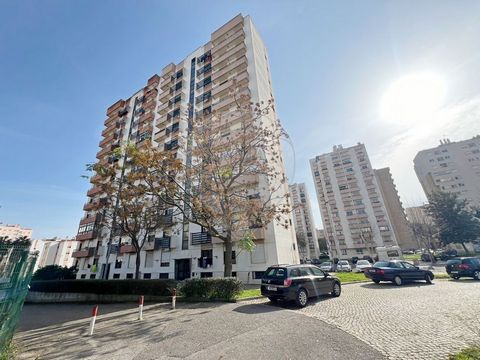 Apartamento T3 Carregado ## IMÓVEL OCUPADO | NÃO DISPONÍVEL PARA VISITAS ## Apartamento T3 com uma área total de 116 metros quadrados, situado no Carregado, em Alenquer, distrito de Lisboa. Localizado em zona residencial consolidada, o imóvel fica pr...
