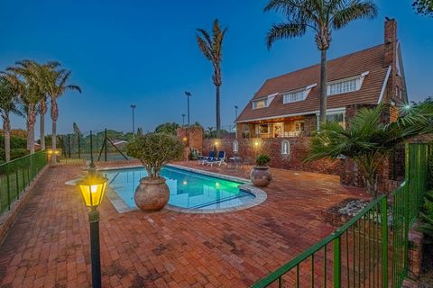 Stunning 4 Bed Villa For Sale in Port Elizabeth South Africa Esales Property ID: es5553631 Property Location 25 Edmonds Road , Lovemore Heights , Port Elizabeth , 6070 South Africa Property Details With its glorious natural scenery, excellent climate...