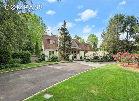 Beautifully nestled on a country-like lane, this quintessential Cotswold cottage is a rare jewel. Bronxville has many magnificent English style homes but rarely can one find a true cottage brimming with charm and authenticity .this is one. The esteem...