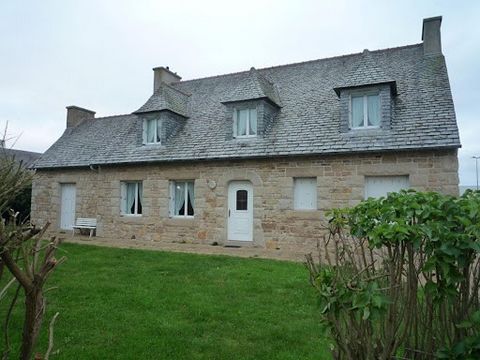 Finistère Nord, 29250, St Pol de Léon. Neo Breton house, 6 bedrooms, one of which is on the ground floor, 173 m² of living space on a plot of 960 m². Price: 395160 euros including agency fees (3.99%), to be paid by the buyer. That is 380000 euros Net...