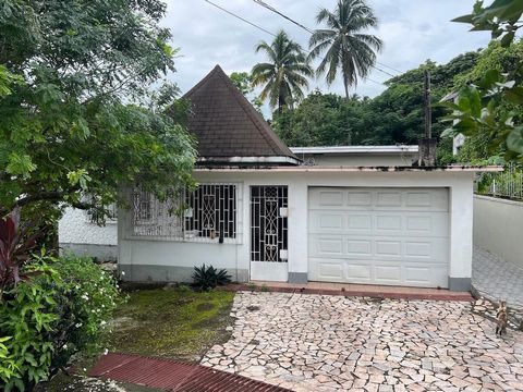 Fixer Upper!!! 4 bedroom 2 bathroom house approx. 2580 q Ft on approx. 0.25 Acres just 5 Mins from downtown Montego Bay, 10 Mins to the Beach and 15 Mins to the MBJ International Airport.