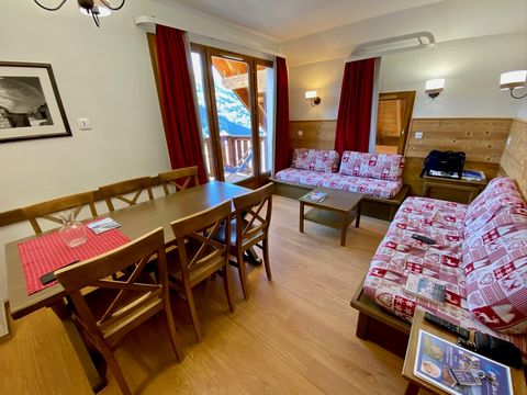 VALLOIRE, at the foot of the ski slopes, T3 apartment for sale with a surface area of 40 m2, with unobstructed views of the village. Located on the 4th floor with elevator, it is composed of an entrance hall with cupboard, a living room with open kit...