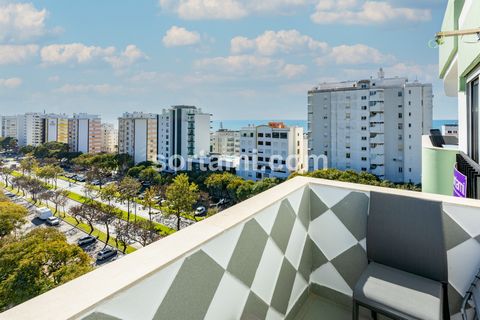 Fantastico appartamento all´ultimo piano in una zona privilegiata con vista sul mare a Quarteira Accogliente appartamento con due camere da letto, sia che vogliate viverci stabilmente sia che vogliate godervi una bella vacanza.  Questa nuova casa è d...