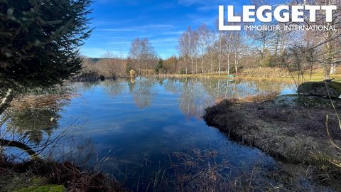 A17177 - Op slechts 5 minuten van het kleine dorpje Royere-de-Vassiviere en lokale voorzieningen, ligt dit prachtige pand in een rustig, pittoresk gehucht. In de omgeving is een van de grootste kunstmatige meren in Frankrijk, Lac de Vassiviere met ve...