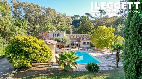 A24259JD83 - This charming property is set in beautiful parkland close to a river with direct access. Theres an abundance of outside space including pool and pool house covered seating areas and natural shaded areas with mature trees. The main house ...